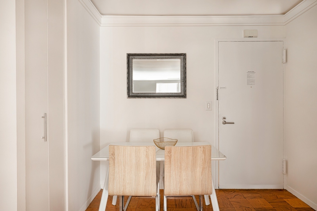 230 West 55th Street - Photo 7