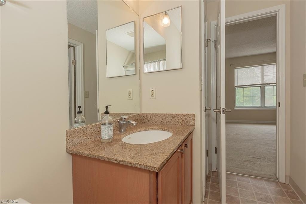 240 Fox Hollow Dr - Photo 21