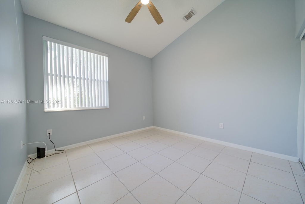 19250 Sw 29th Ct - Photo 18