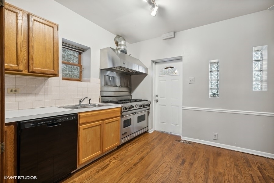 1439 W Lexington Street - Photo 4