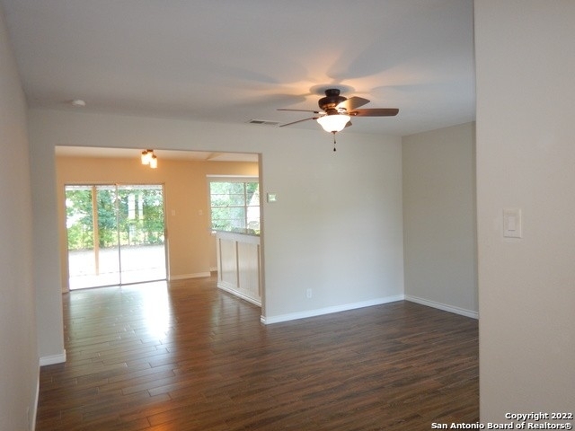 404 Nell Deane Blvd - Photo 2