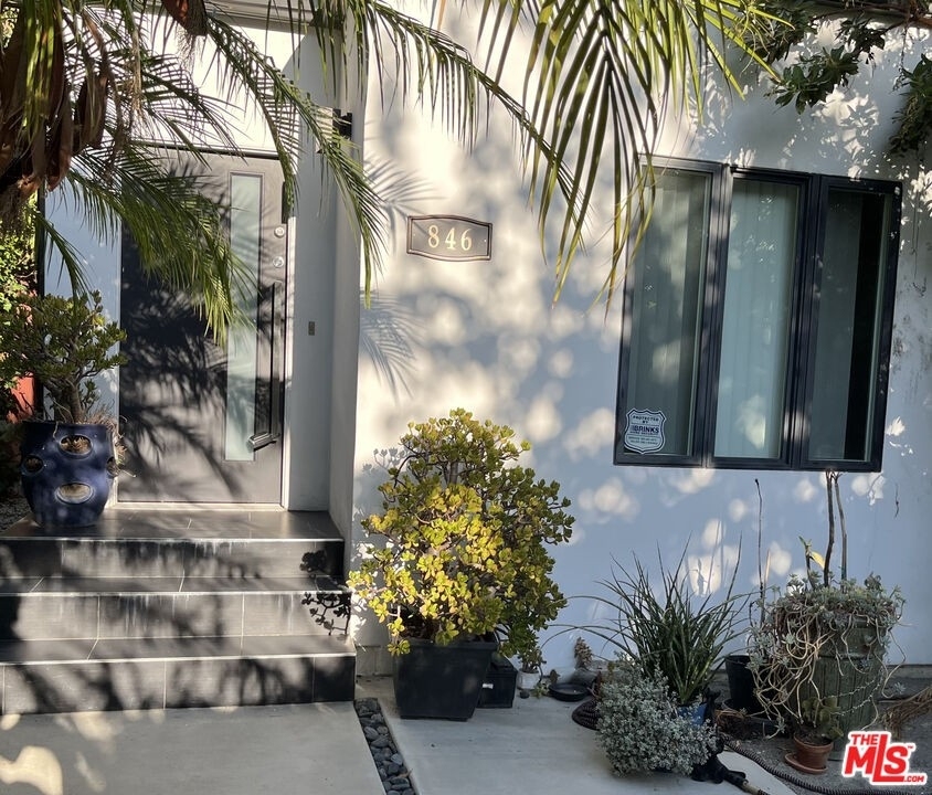 846 N La Jolla Ave - Photo 1