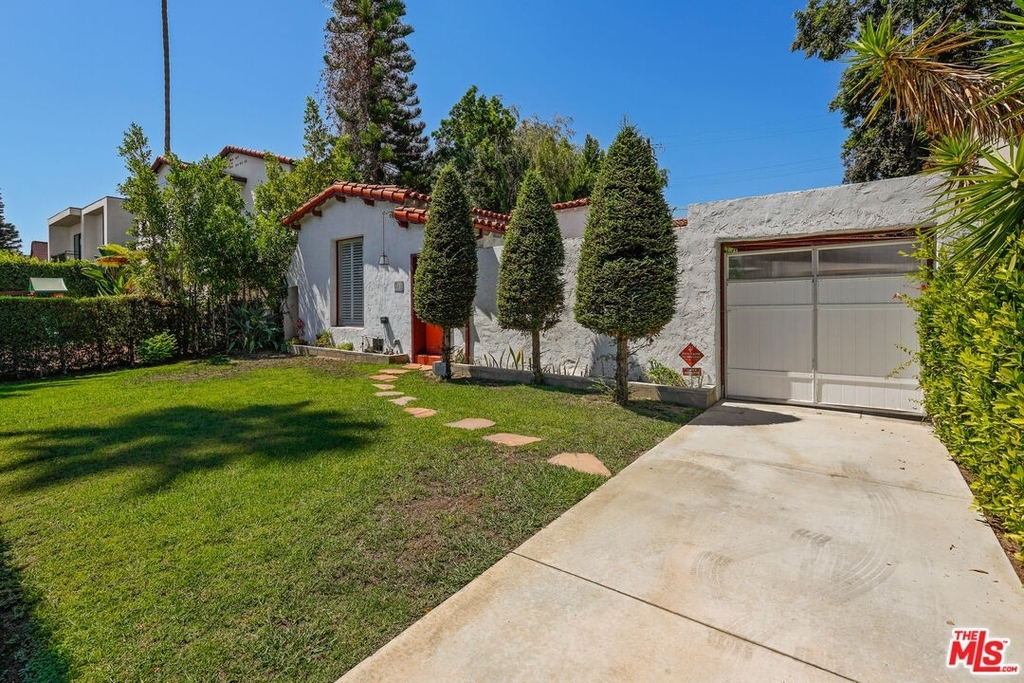 311 N Doheny Dr - Photo 1