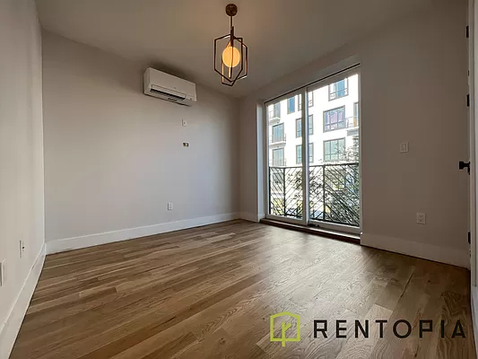 415 Manhattan Avenue - Photo 2