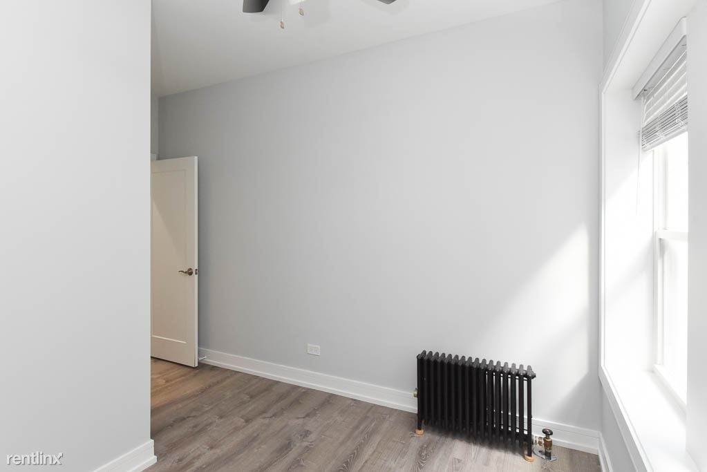 1055 W. Glenlake, Unit 2 - Photo 14