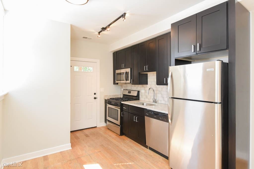 2205 W. Eastwood, Unit W3 - Photo 3