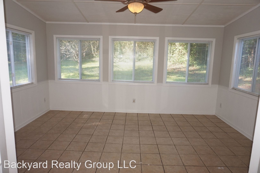 2477 Creekview Drive - Photo 16