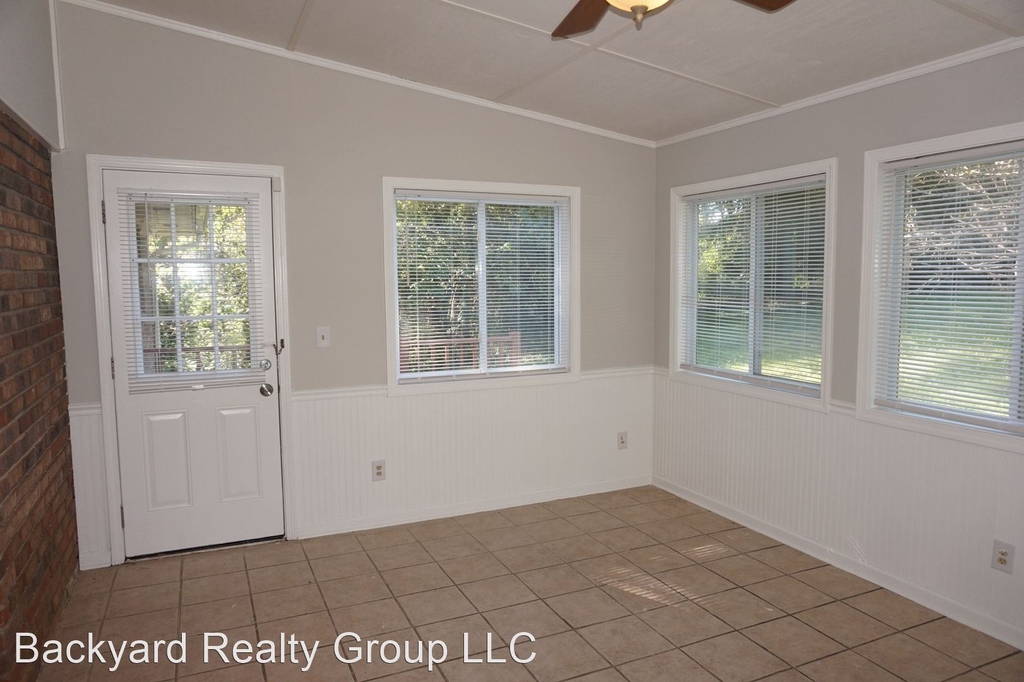 2477 Creekview Drive - Photo 17