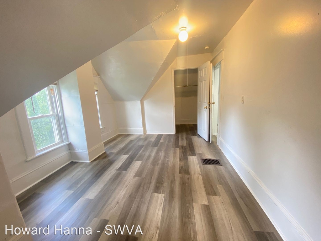 2023 Moorman Avenue Nw - Photo 11