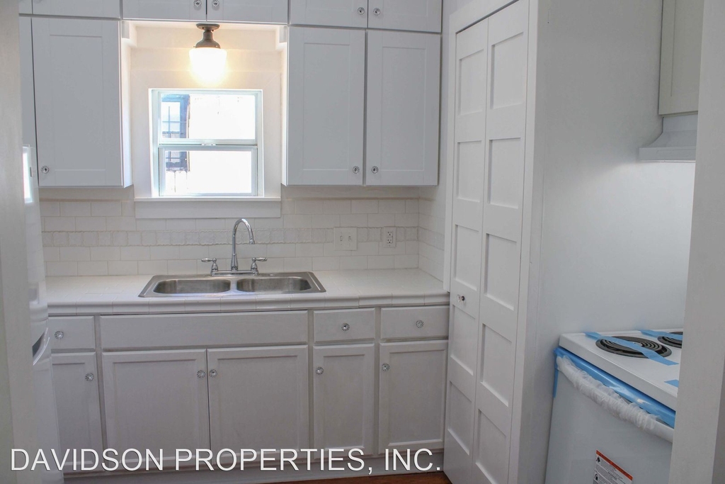 410 Fulton Ave - Photo 11