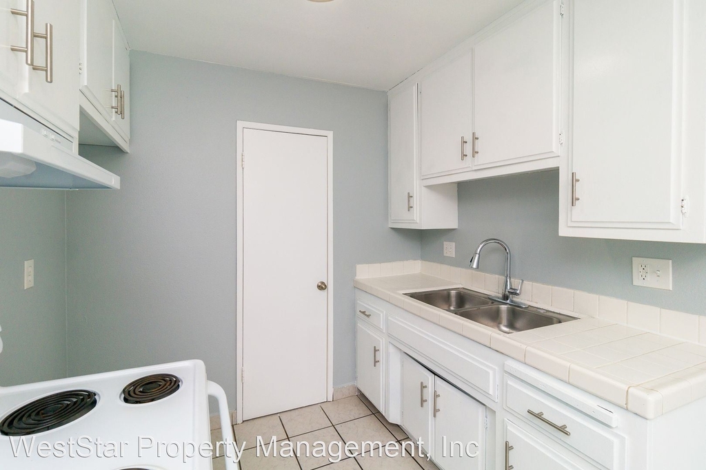 15209 Prairie Ave - Photo 1