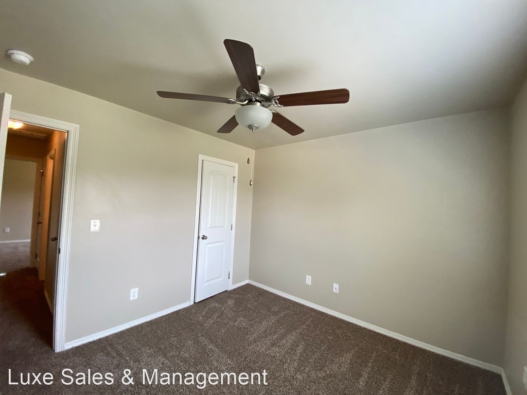 12113 Stockdale Place - Photo 17