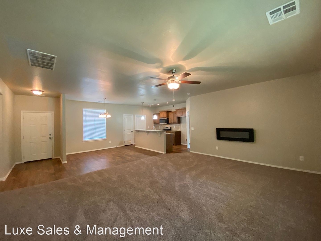 12113 Stockdale Place - Photo 2