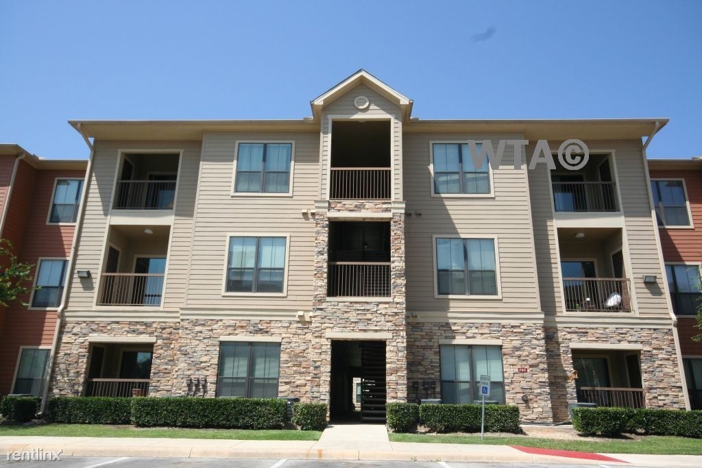 5803 Utsa Blvd - Photo 1