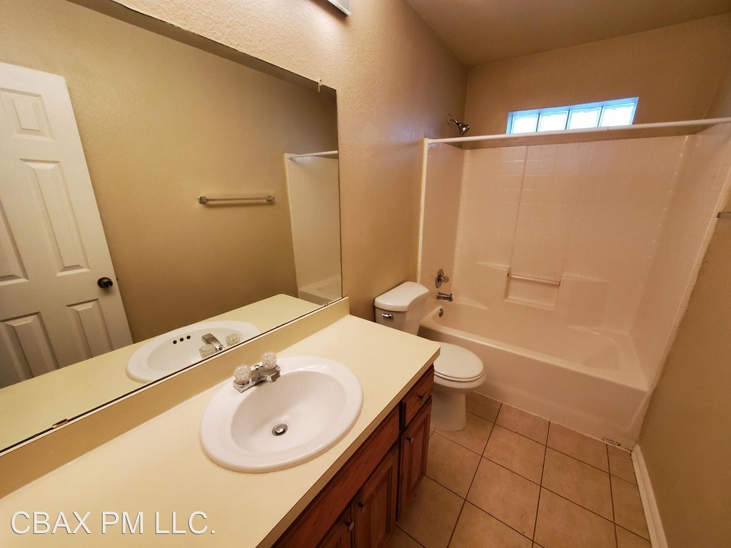 2047 Echo Lake Dr - Photo 6