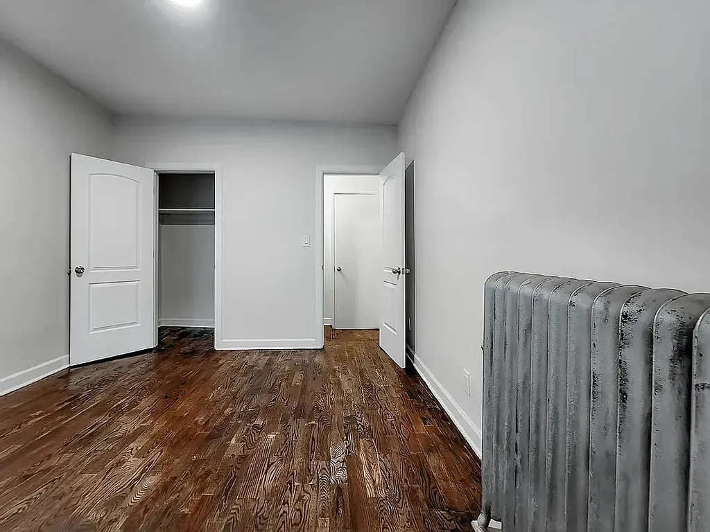 East 33rd Street - Photo 4