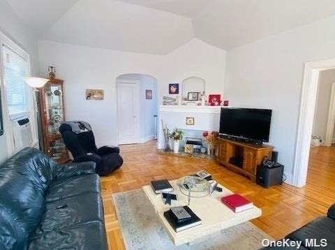 128 W Walnut Street - Photo 4