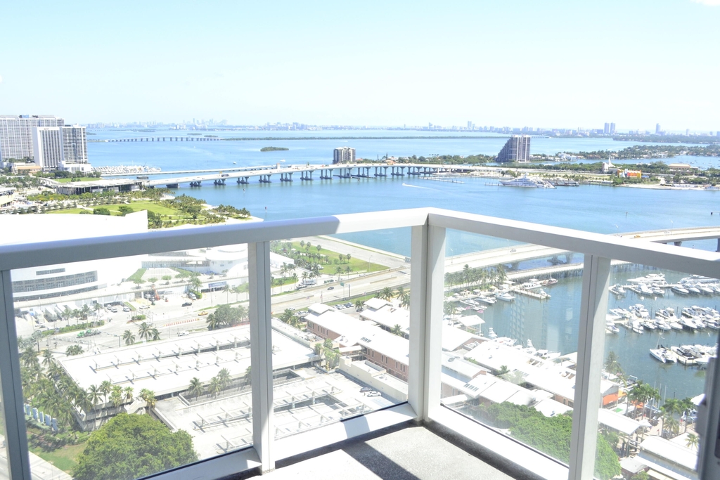 244 Biscayne Boulevard - Photo 3