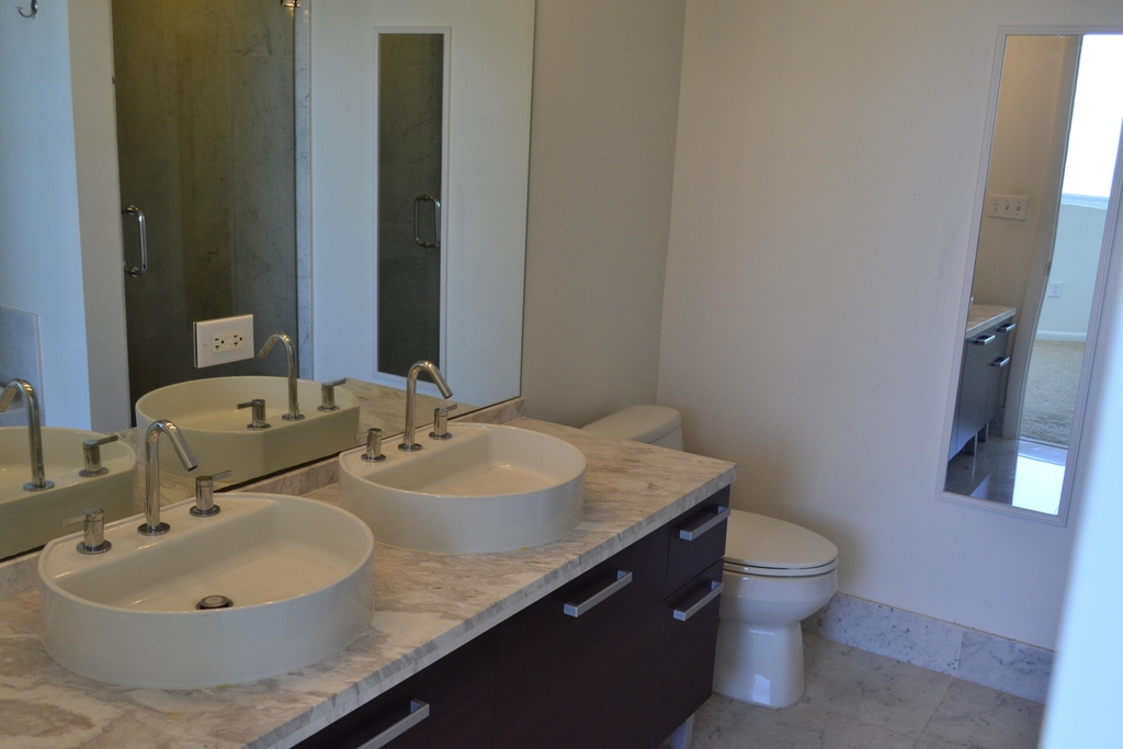 244 Biscayne Boulevard - Photo 8