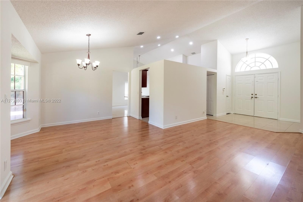 3540 Mahogany Way - Photo 6