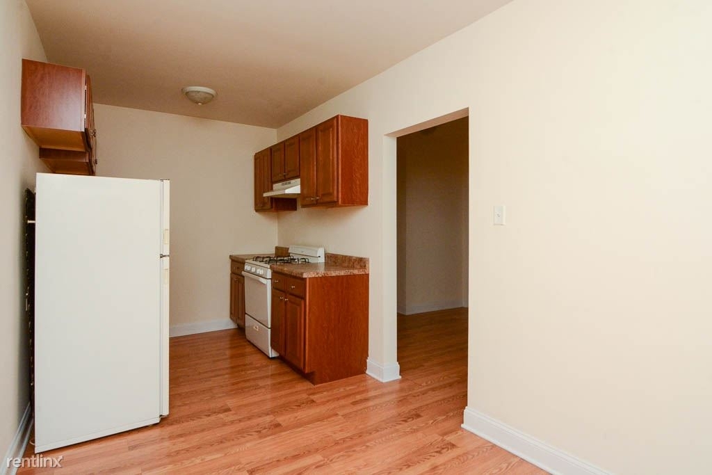 2600 N. Kimball, Unit 204 - Photo 7