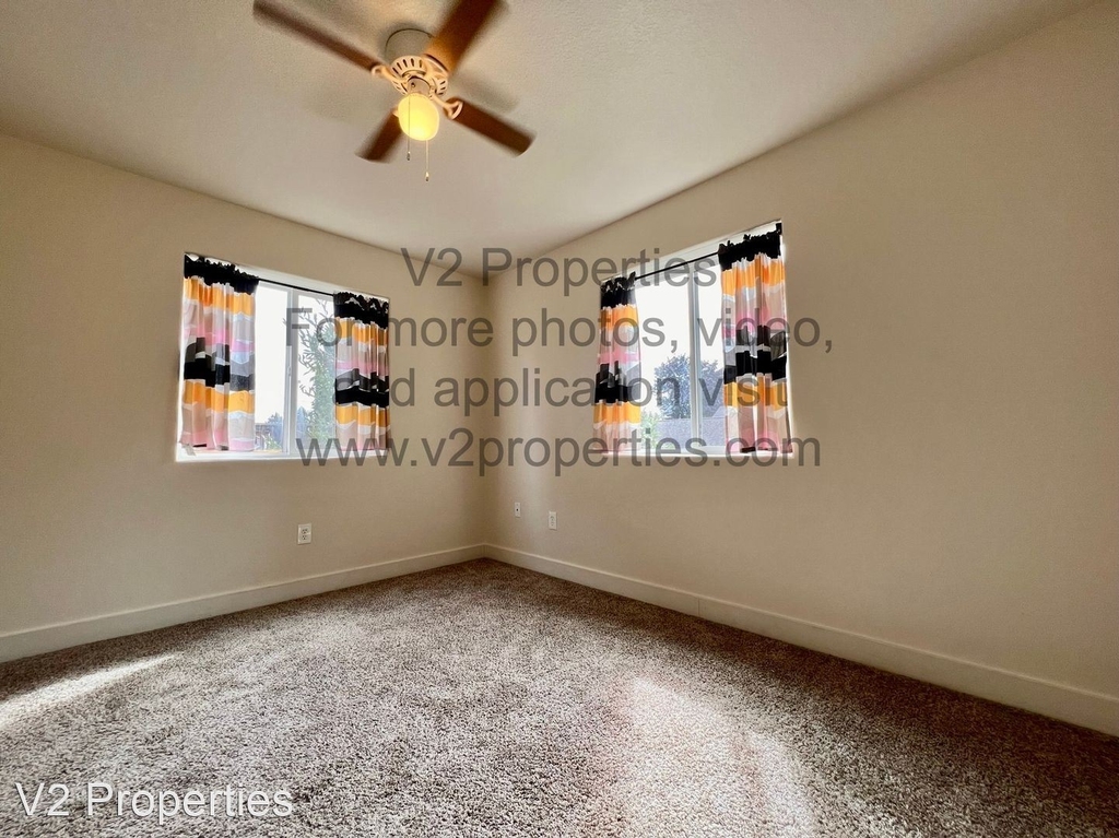 683 Se 197th Ave - Photo 15