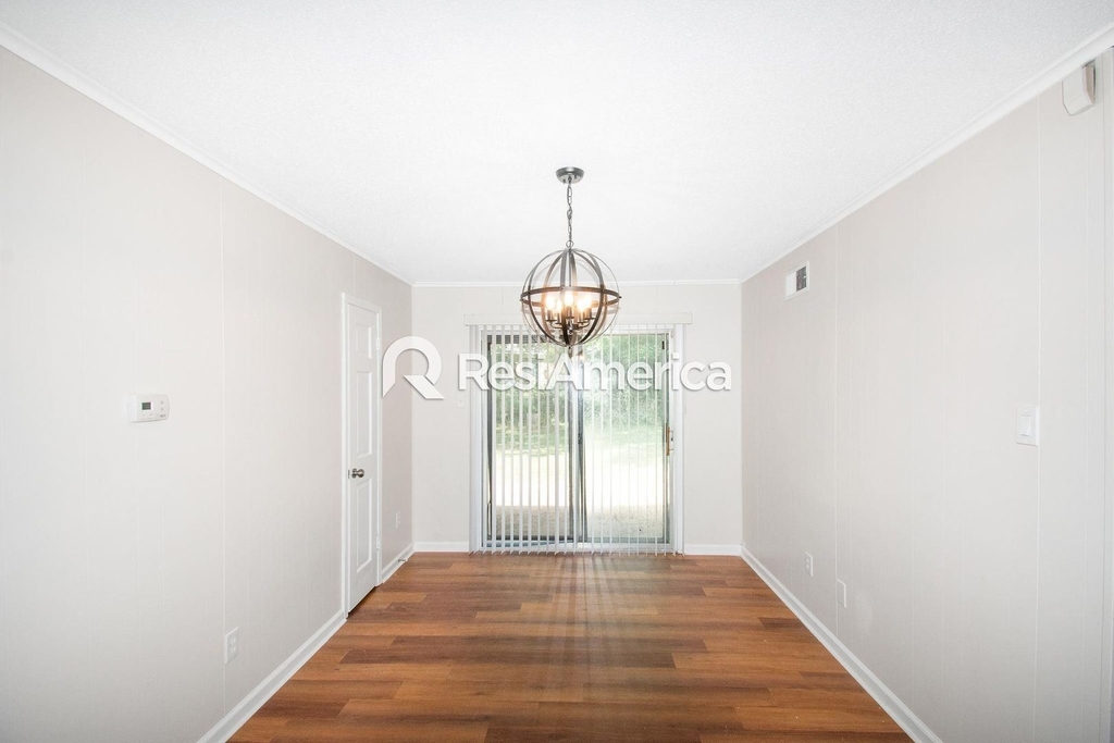 3912 Wordsworth Ave - Photo 1