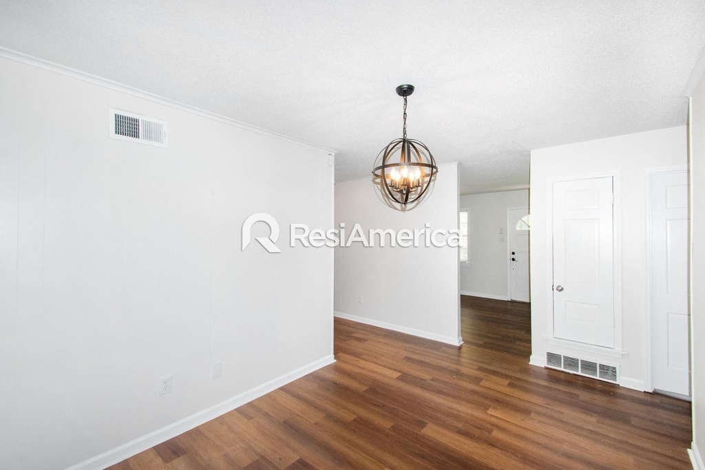 3912 Wordsworth Ave - Photo 2