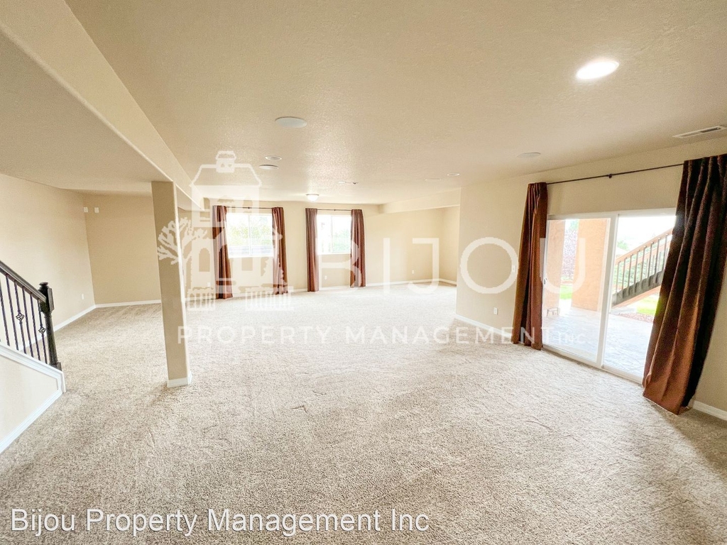 16028 Denver Pacific Dr - Photo 14