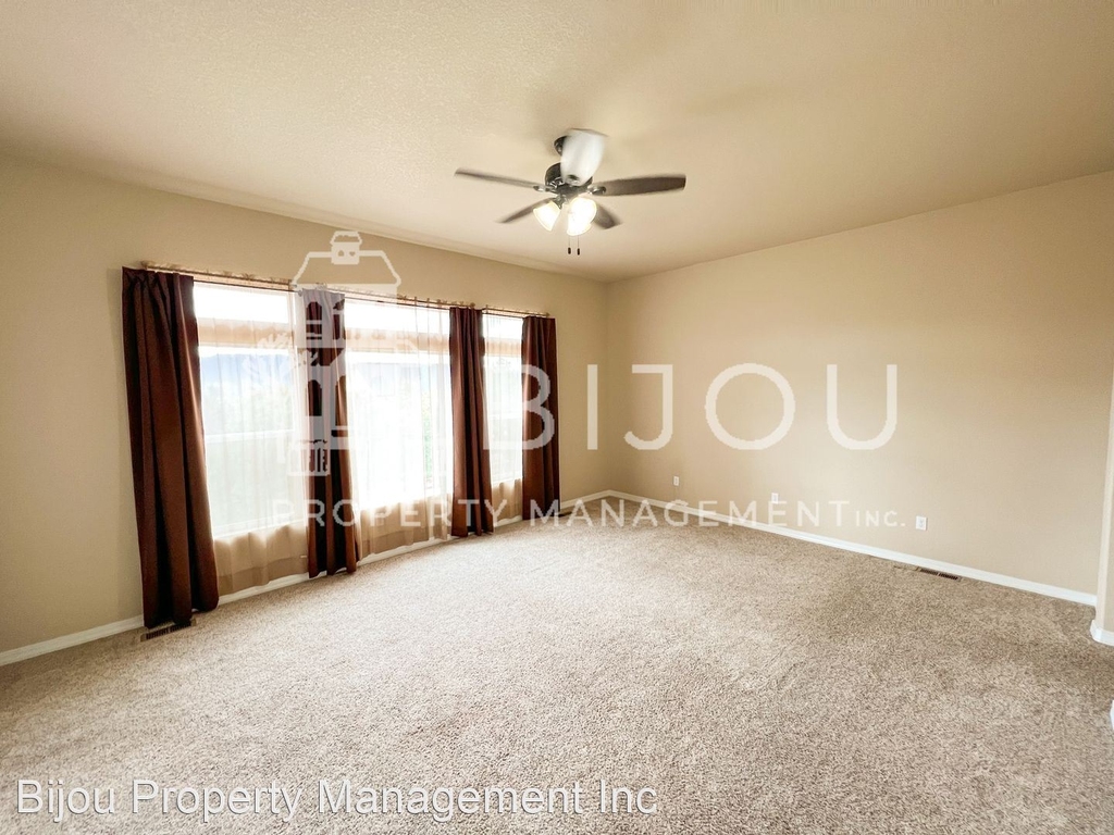 16028 Denver Pacific Dr - Photo 2