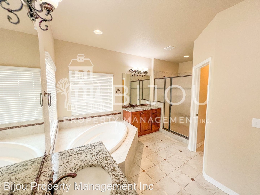 16028 Denver Pacific Dr - Photo 4