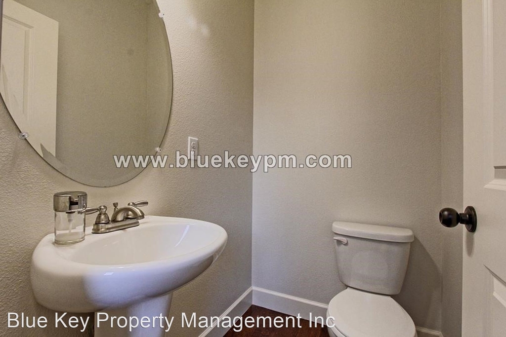 8814 N. Curtis Avenue - Photo 6