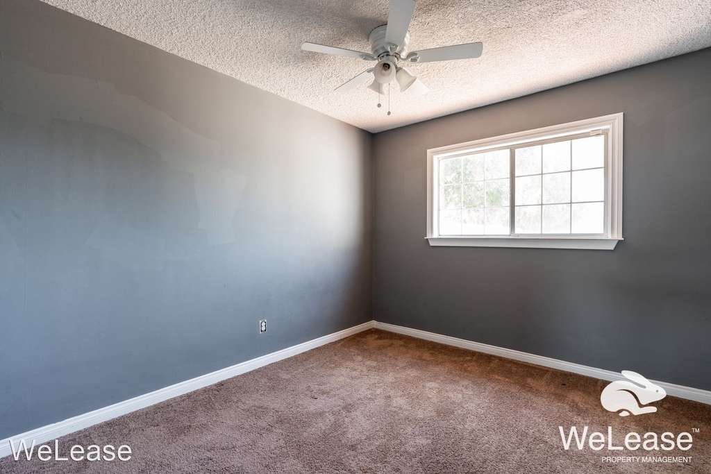 9610 W. Hartland Circle - Photo 10