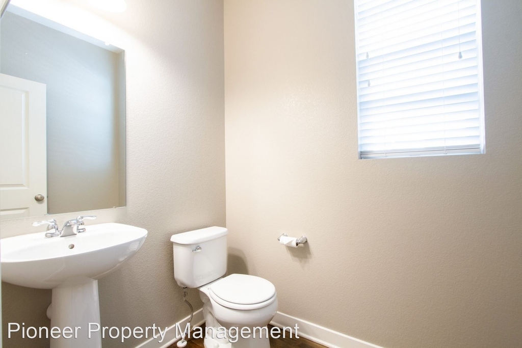 11329 Uptown Ave. - Photo 11