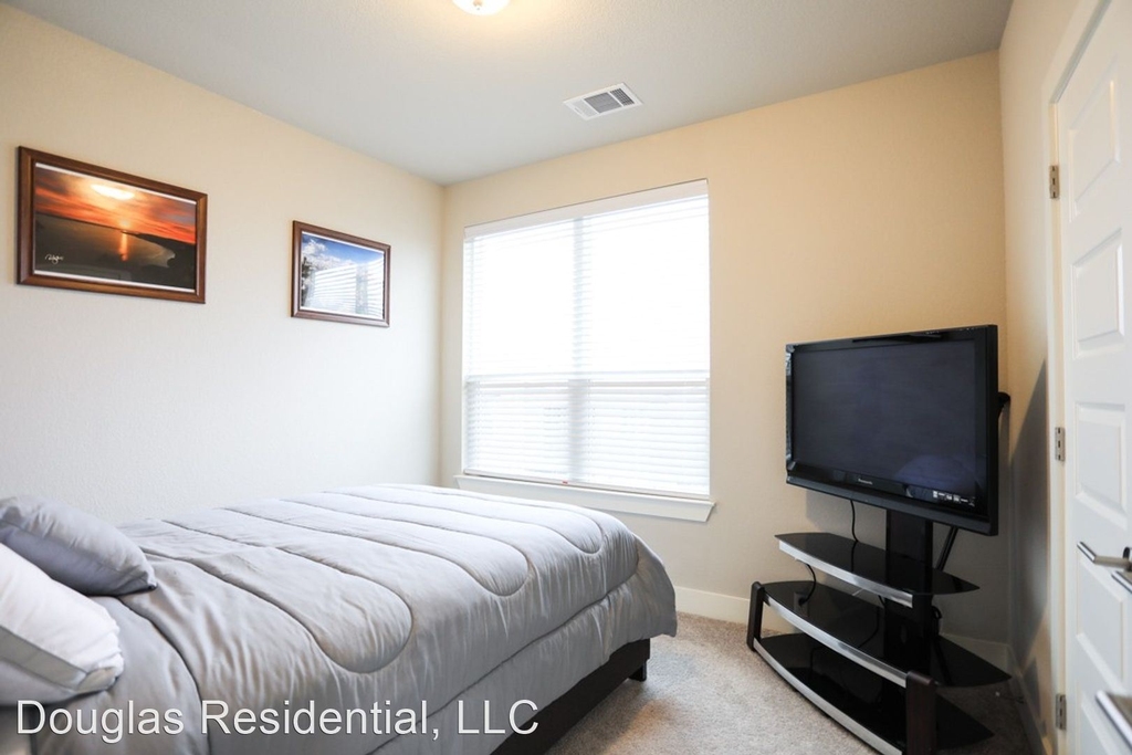 2015 Dinsdale Ln #300c - Photo 24