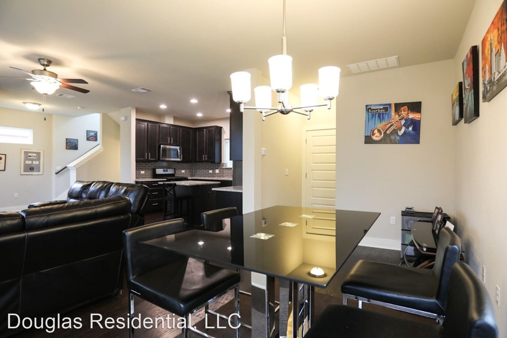 2015 Dinsdale Ln #300c - Photo 14