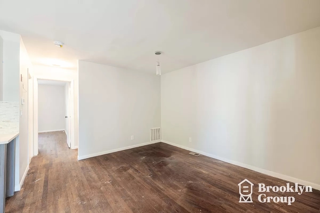 199 Tompkins Avenue - Photo 4