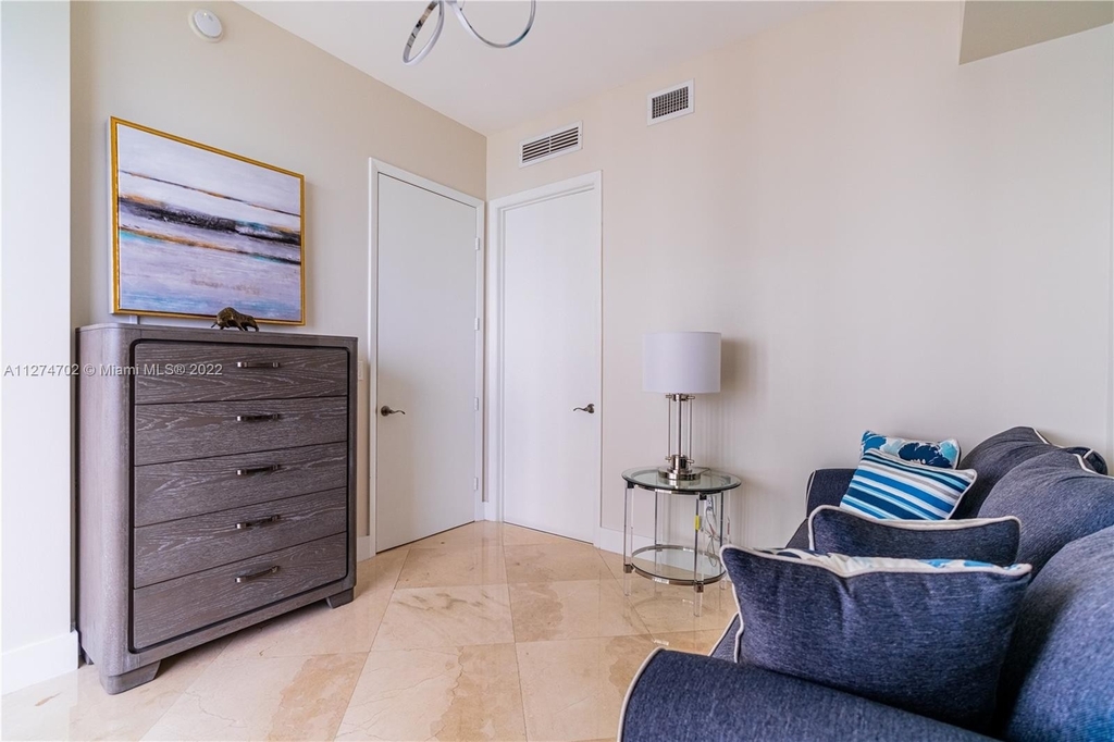 16001 Collins Ave - Photo 25