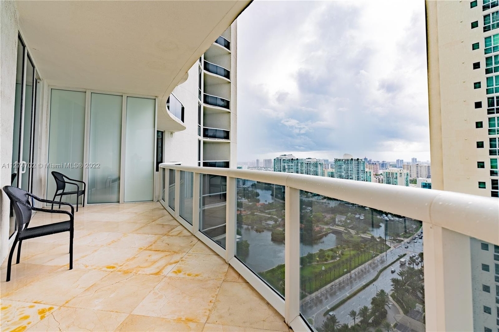 16001 Collins Ave - Photo 29