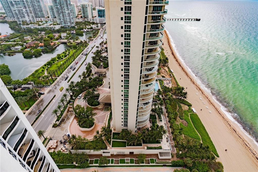 16001 Collins Ave - Photo 35