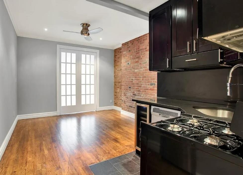 250 Mott Street - Photo 1