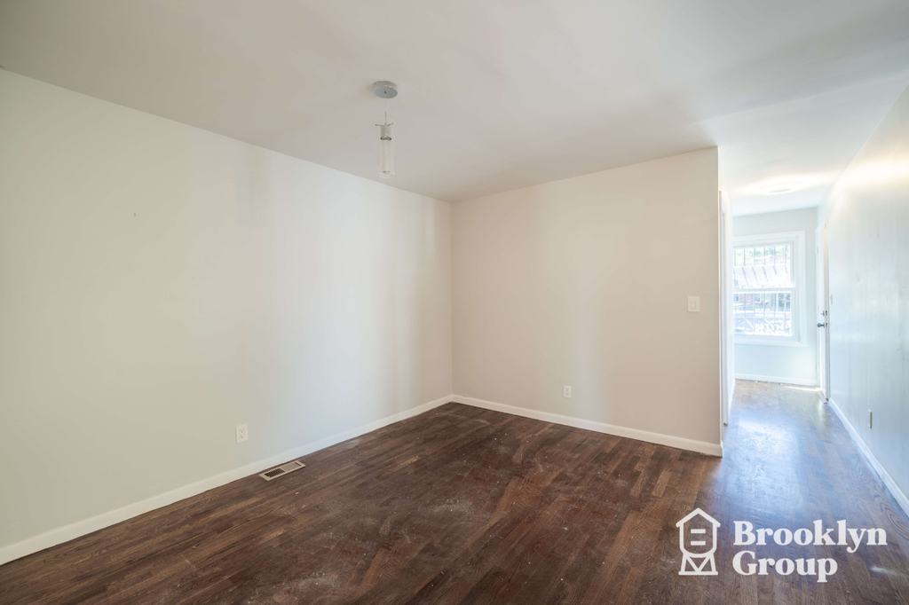 199 Tompkins Avenue - Photo 4