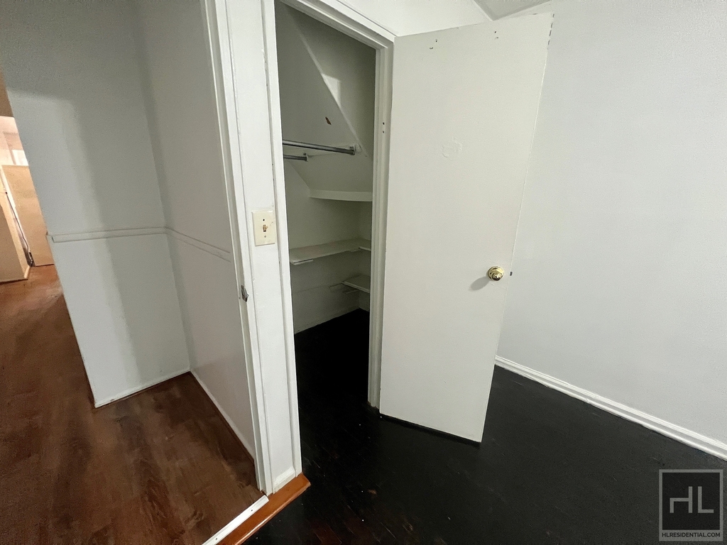 1505 East 98 Street - Photo 5