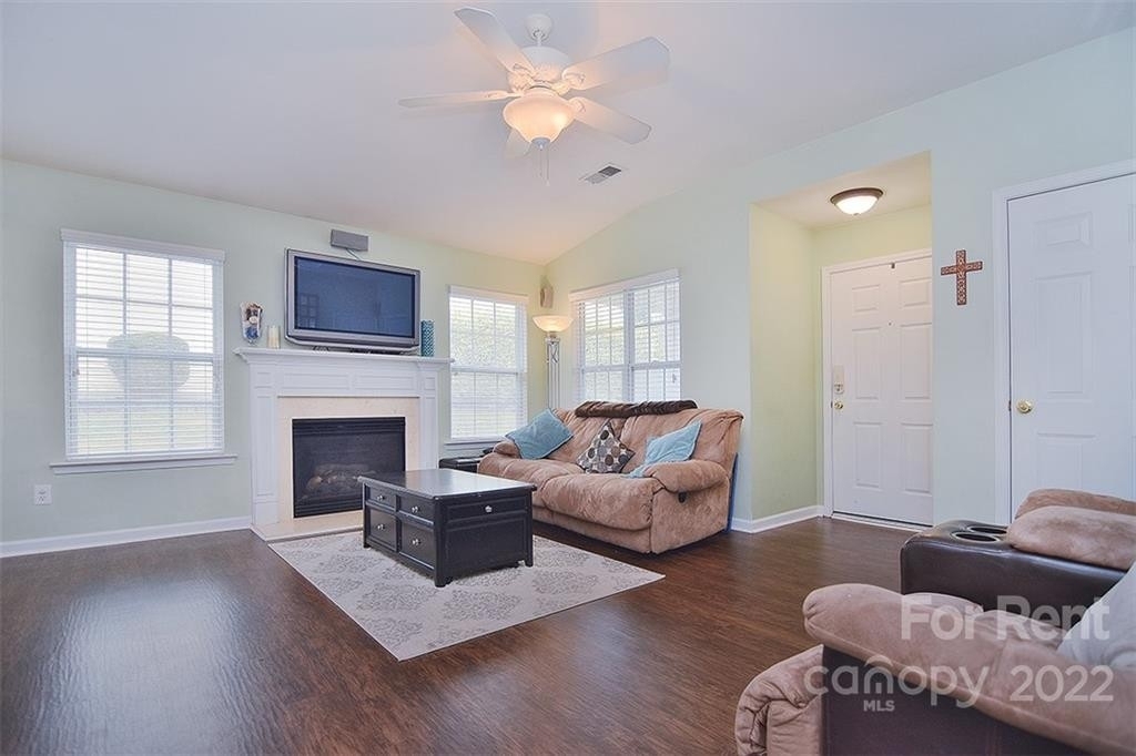 10802 Traders Court - Photo 2
