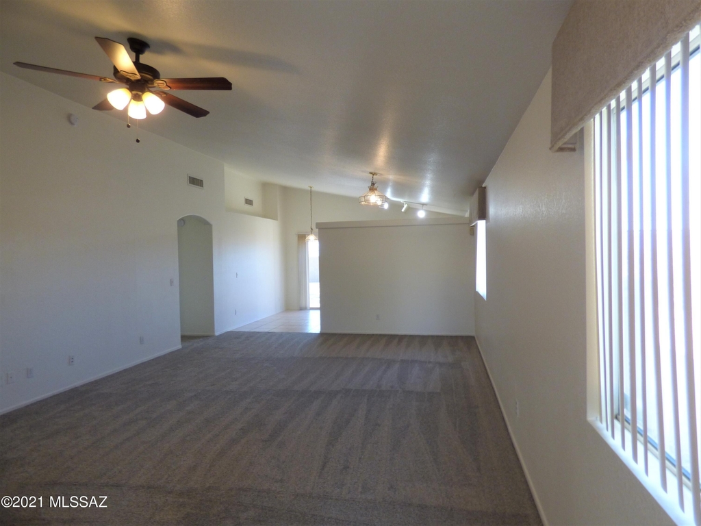 8031 N Eve Ann Way - Photo 4