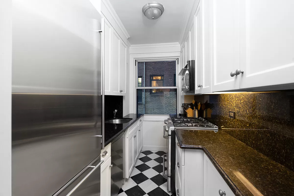 315 East 68th Street - Photo 2