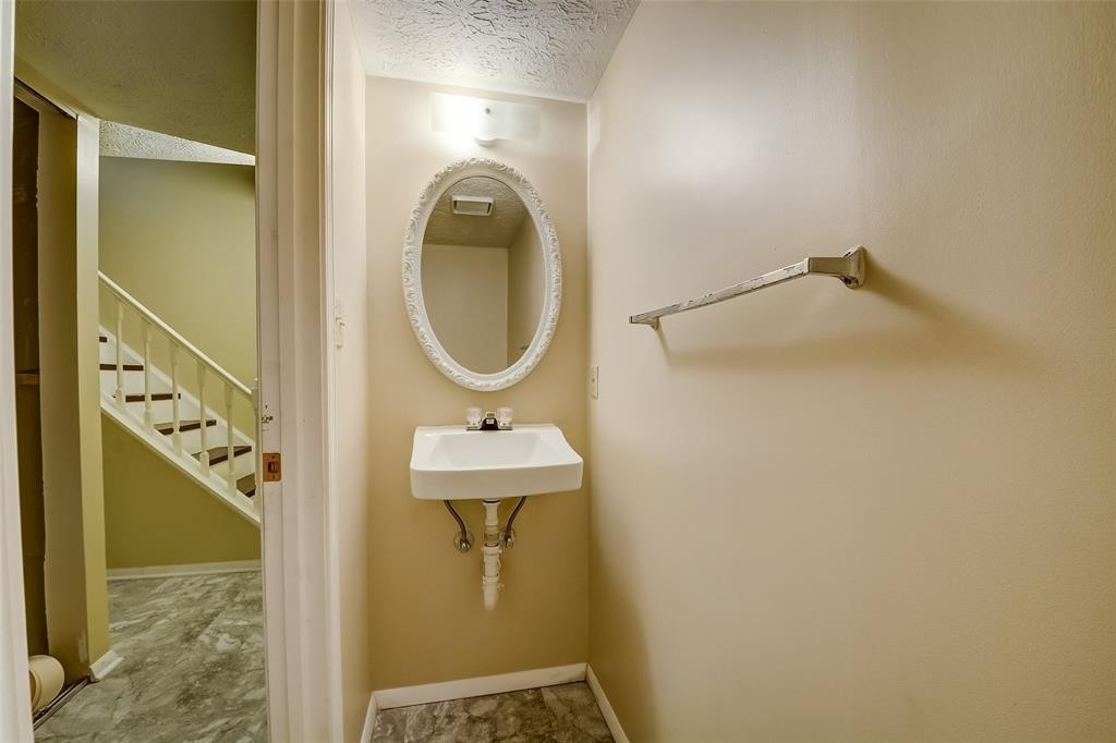 6851 Cross Key Drive - Photo 35