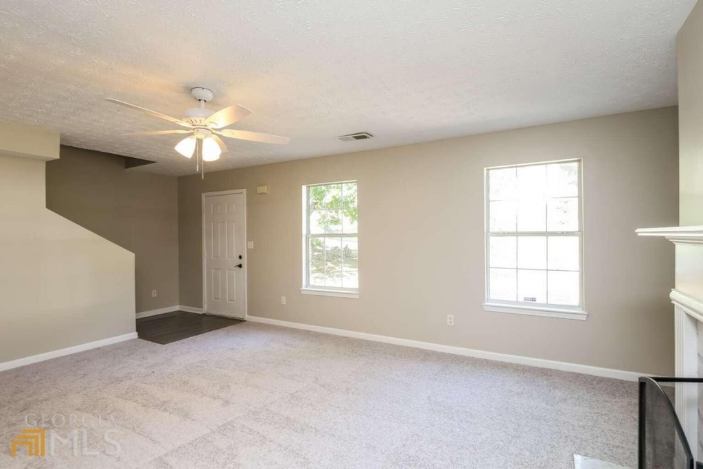 6122 Forest Knoll Drive - Photo 3