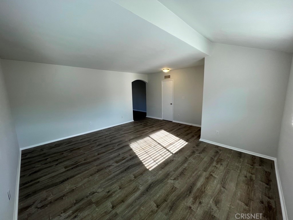 10523 Hayvenhurst Avenue - Photo 2