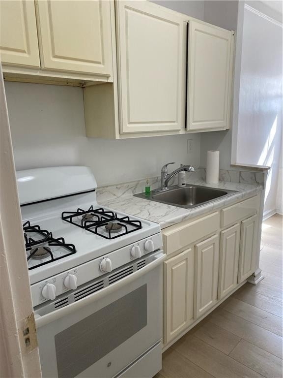 909 East 29th Street - Photo 6